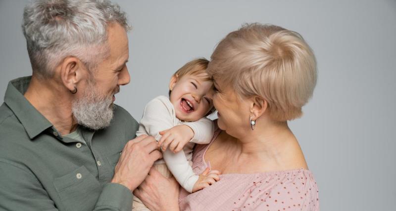  - Les grands-parents ont-ils leur mot à dire quant au choix du futur prénom de bébé ? Des experts nous éclairent