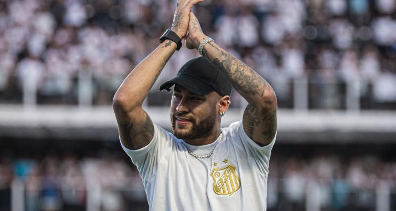  - Quand Neymar filme des chants "pro-Messi" lors de la rencontre face à Cristiano Ronaldo