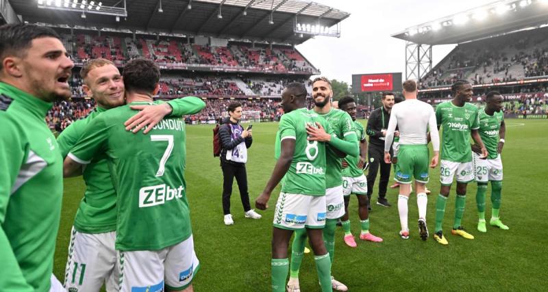  - ASSE : l'accueil dingue des supporters aux joueurs après la remontée