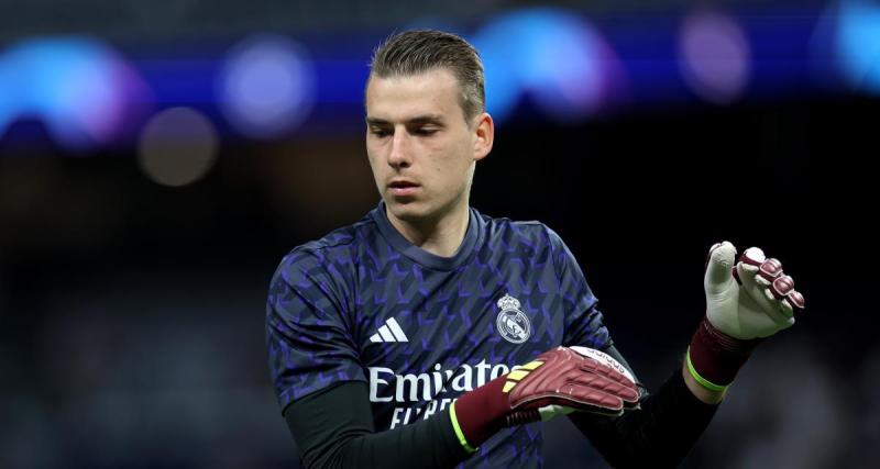  - Real Madrid : l'incroyable ovation pour Lunin, seul dans l'avion pour Wembley
