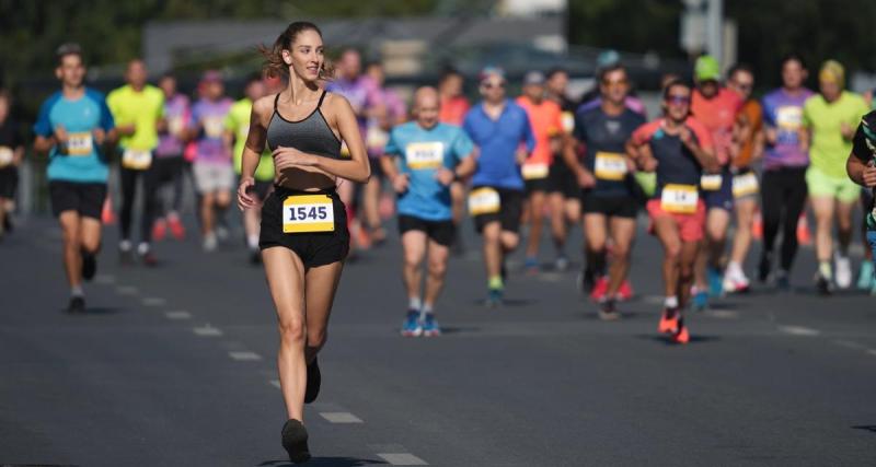  - Un père de famille crée la polémique en perturbant le marathon de sa femme, il gâche sa course ! 