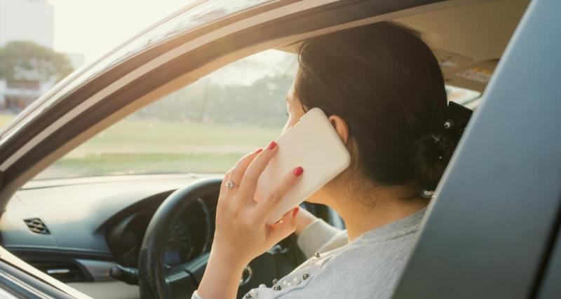  - L’automobiliste utilise son téléphone au volant, le contrôle de gendarmerie débouche sur de la prison ferme