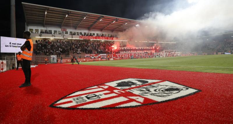  - Ajaccio : l’ACA dévoile son nouveau maillot extérieur