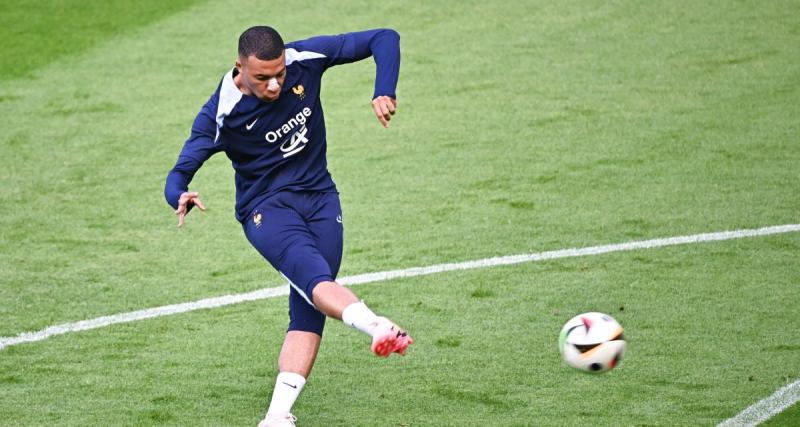  - Équipe de France : Mbappé présent à l’entraînement avec un masque tricolore