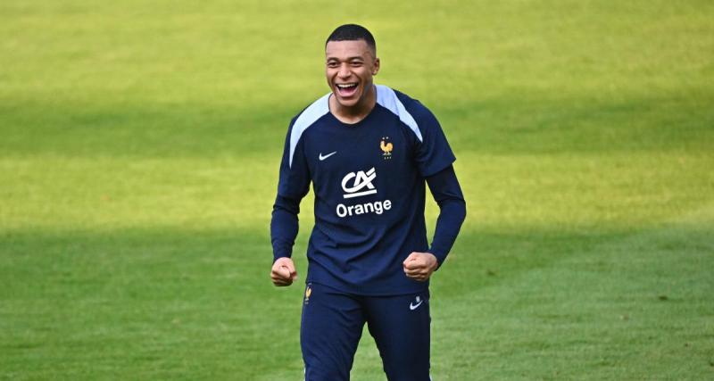  - France - Belgique : le fou rire de Mbappé sur le Whatsapp du Real Madrid