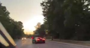 VIDEO - Le conducteur de cette McLaren fait preuve d’excellents réflexes à très vive allure !