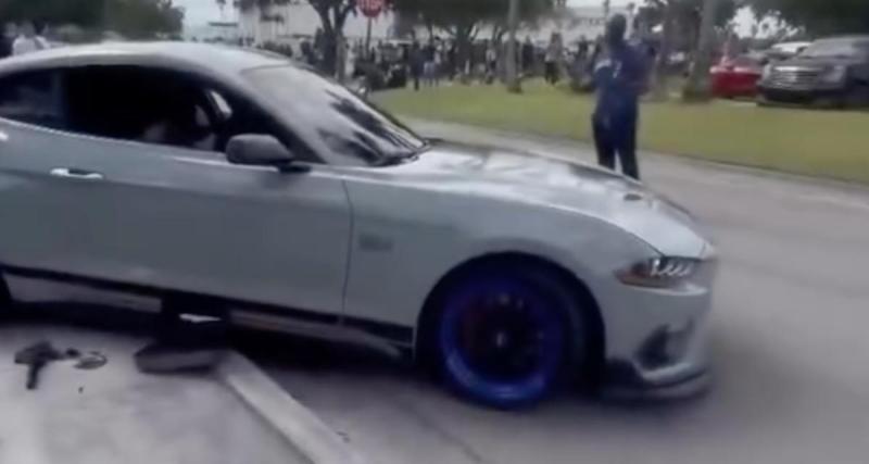  - VIDEO - Cette Mustang perd le contrôle au milieu des spectateurs, grosse frayeur pour tout le monde