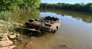VIDEO - Une Nissan 300ZX retrouvée au fond d'une rivière