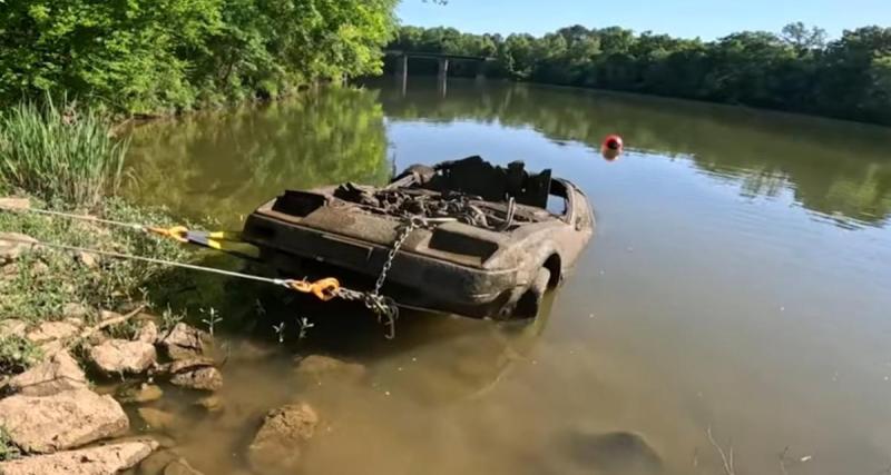  - VIDEO - Une Nissan 300ZX retrouvée au fond d'une rivière