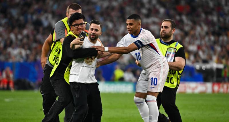  - Espagne – France : un spectateur a failli blesser Mbappé au nez !
