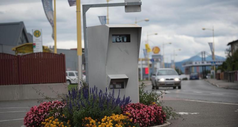  - Ivre, il détruit le radar après s'être fait flasher à 156 km/h de peur de “se faire gronder par sa mère”