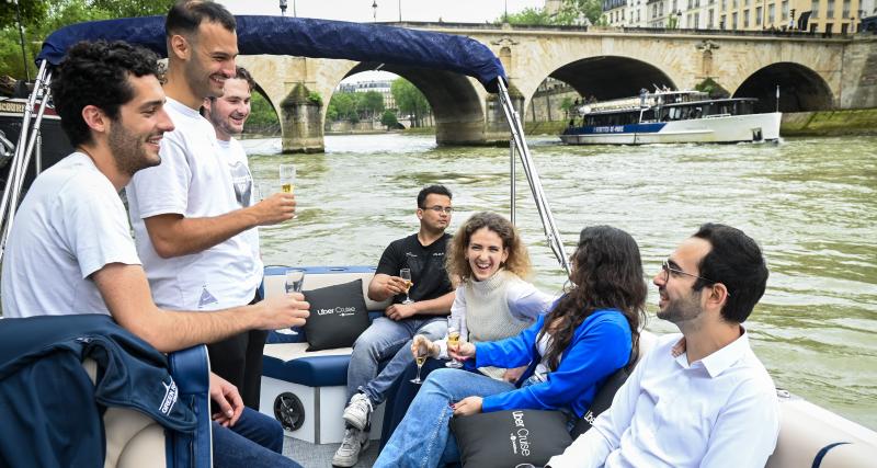 Uber Cruise by Click&Boat : Une croisière privée et éco-responsable sur la Seine - Une expérience VIP