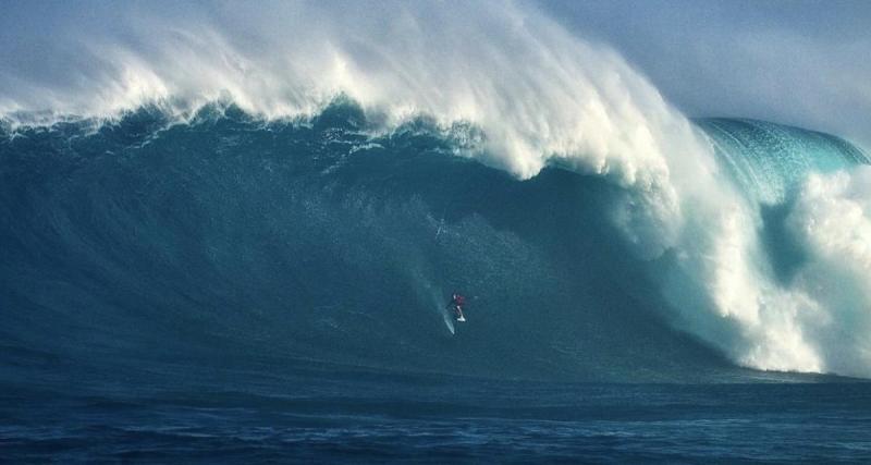  - Le surfeur Basque qui défie les monstres liquides en Foil