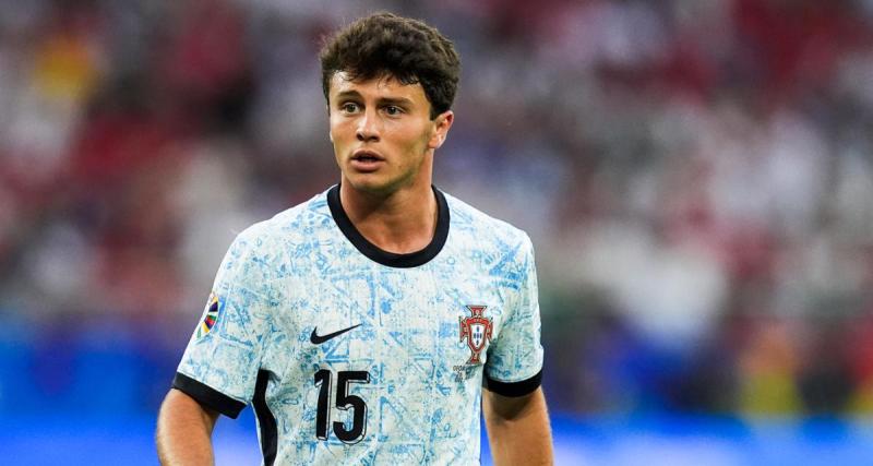  - PSG : un géant se positionne sur Joao Neves