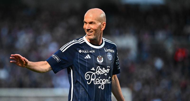  - Zidane présent sur la jaquette de l'édition Ultime d'EA FC 25 en compagnie notamment de Bellingham