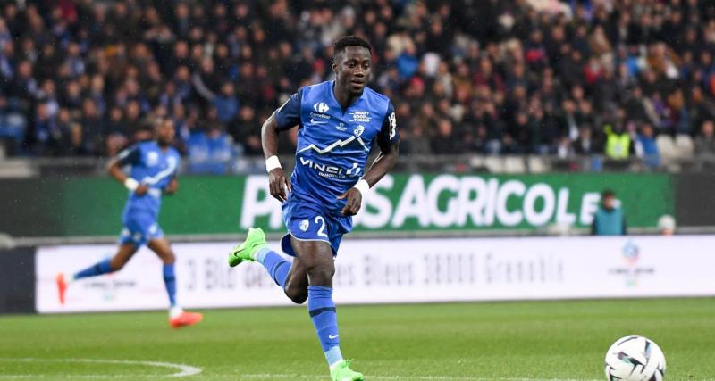  - Grenoble : Bamba Sanyang file en Croatie (off)