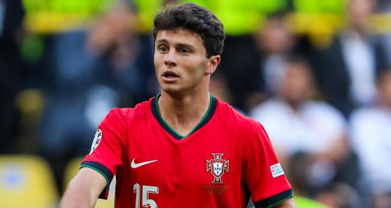  - PSG : le club est passé à l’action pour Joao Neves ! 