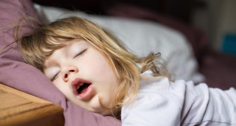  - Tout ce qu'il faut savoir pour devenir le pro de la sieste de bébé, selon des experts !