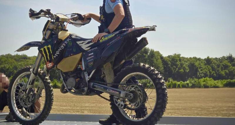  - Les gendarmes transforment une balade à motocross en randonnée pédestre