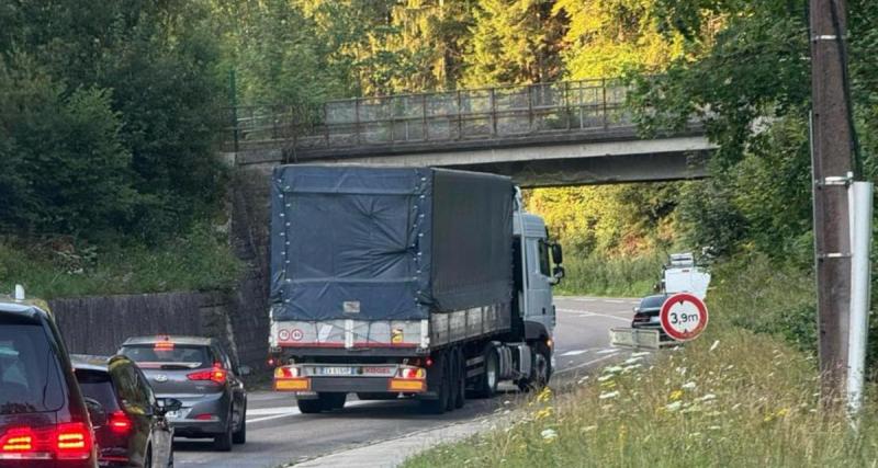  - Plus de 100 camions bloqués en moins de 3 mois, ce pont fait des ravages dans le Doubs !