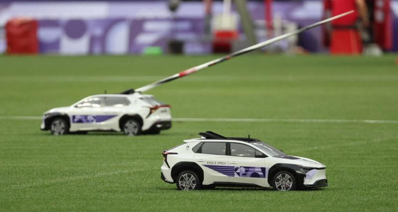  - JO 2024 : quand Toyota balade les javelots et les Phryges en bZ4x au Stade de France