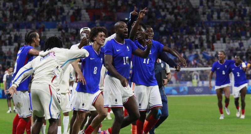  - Équipe de France : l'accueil XXL pour les Bleus, finalistes des JO, à Clairefontaine