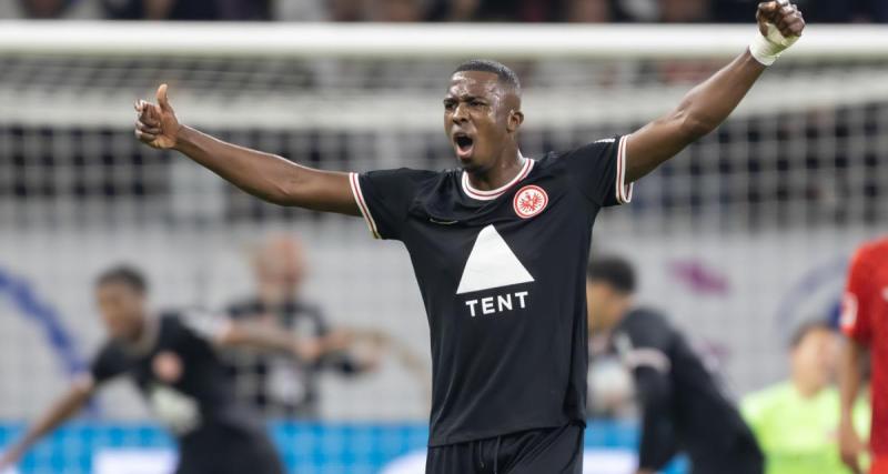  - PSG : ultime réunion au sommet pour Pacho, signature imminente ?