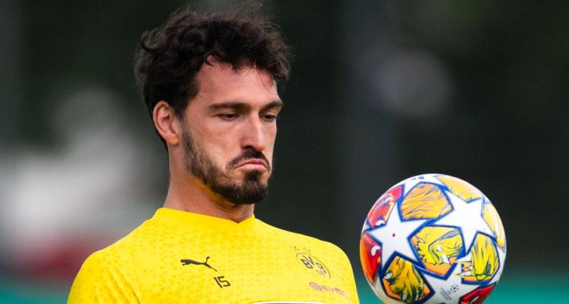  - Un club de Premier League ouvre ses portes à Hummels 