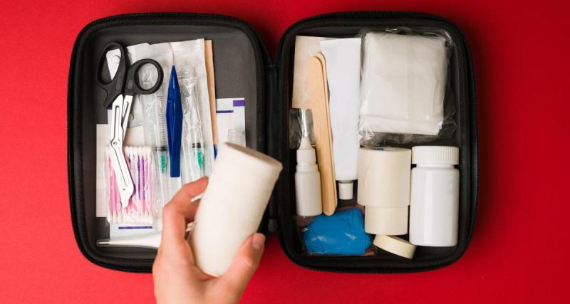  - Notre guide pour créer la trousse de premiers secours parfaite pour des vacances d'été avec vos enfants