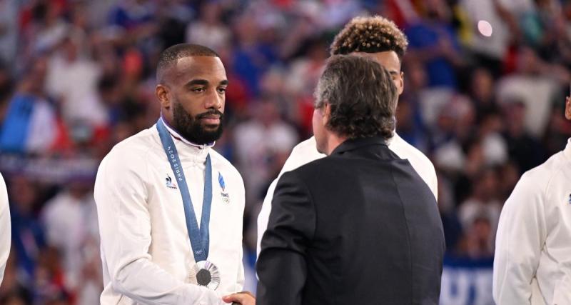  - France – Espagne : la réaction touchante de Lacazette après la médaille d'argent