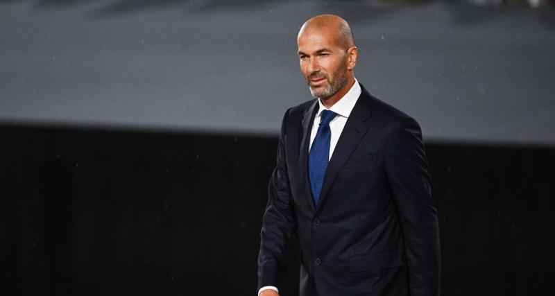  - Real Madrid, Arsenal, Manchester... Zidane, Vieira ou Ferdinand présentent les nouveaux maillots !
