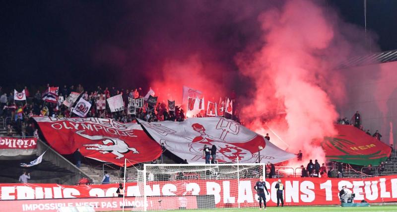  - Nîmes : le nouveau maillot extérieur est connu
