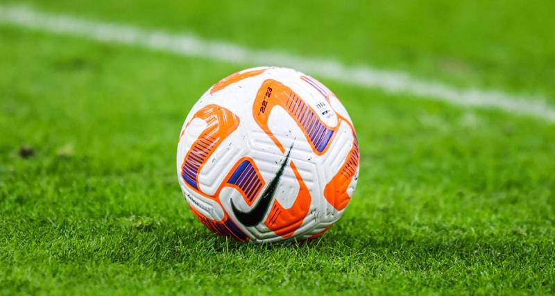  - Bourges : un champion du monde 1998 présent dans les tribunes du stade Jacques-Rimbault lors de la réception du Vendée Poiré-sur-Vie Football 