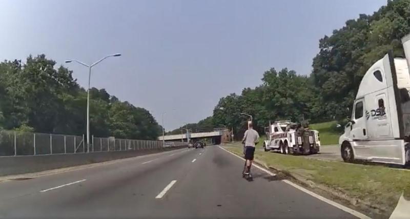  - VIDEO - En trottinette sur l'autoroute, il prend de très gros risques