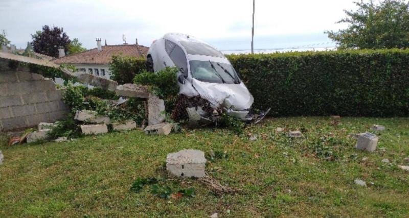  - “Inspiré par le 110m haies”, le chauffard ivre termine dans un jardin en pleine journée