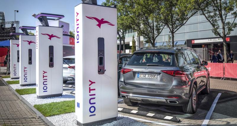  - La popularité des bornes de recharge pour voitures électriques explose cet été