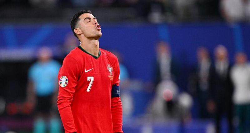  - Le tacle gratuit de Cristiano Ronaldo au roi Pelé