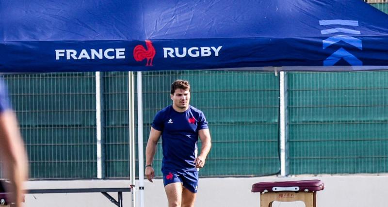  - XV de France : les internautes mitigés par le nouveau maillot des Bleus ?