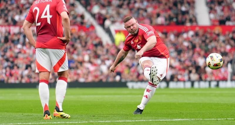 - Le coup franc dingue de Rooney avec les légendes de Manchester United