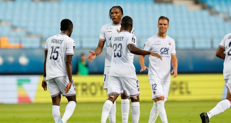  - Ligue 2 : le Clermont Foot dévoile un maillot third "volcanique"