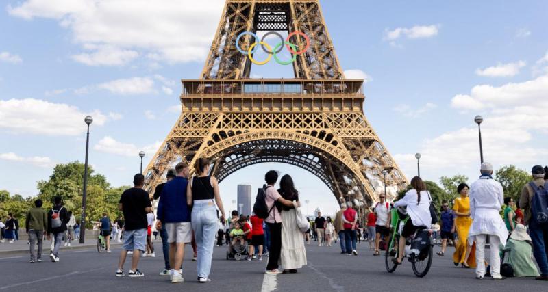  - Paris : le pont d'Iéna "fermé à la circulation des véhicules"