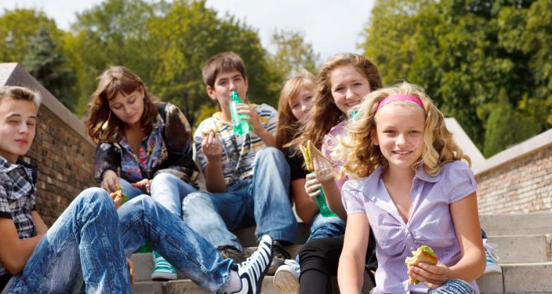  - Faut-il laisser ses enfants manger dehors avec leurs amis lorsqu'ils entrent au lycée ?