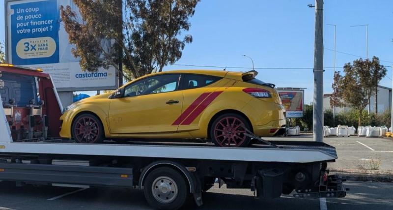  - Il teste les limites de sa Mégane Trophy-R sur une Nationale, elle termine à la fourrière