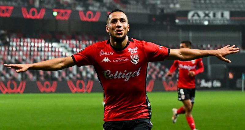  - Guingamp : Amine Hemia félicité par… une légende du football
