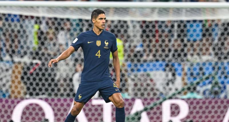  - Équipe de France : la FFF rend hommage à Raphaël Varane