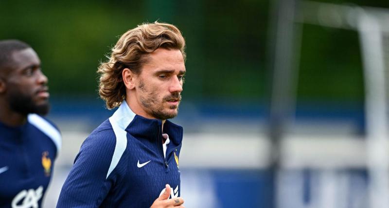  - Equipe de France : les derniers instants déchirants de Griezmann avec les supporters français 