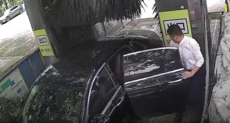  - Vidéo - La grosse boulette d’un automobiliste en plein lavage de sa voiture