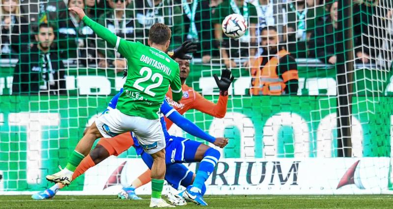 - Ligue 1 : à la pause, Saint-Étienne mène contre Auxerre 
