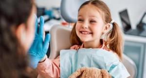 Rendez-vous chez le dentiste : à quelle fréquence faut-il consulter pour la santé dentaire de votre enfant ?"