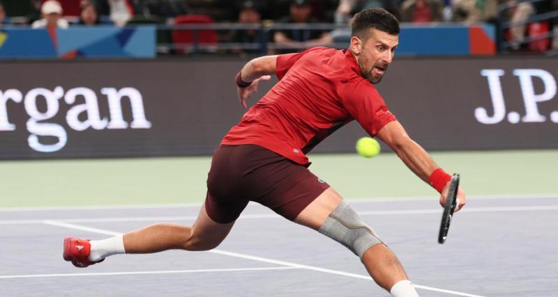  - Tennis : le look surprenant de Djokovic qui prend la pose à Shanghai